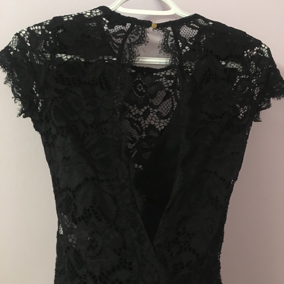 Lacy party bodysuit (top) with low v-cut front and open back - Picture 4 of 6